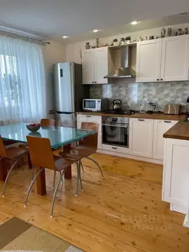 3-к кв. Пермский край, Пермь ул. Революции, 18 (60.0 м)