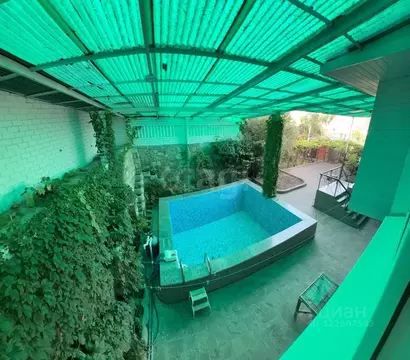 4-к кв. Крым, Ялта ул. Имени Умера Акмоллы Адаманова, 3 (190.8 м)