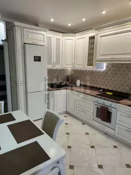 2-к кв. Тюменская область, Тюмень ул. Федюнинского, 30к1 (66.4 м)