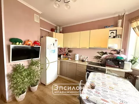 2-к кв. Курская область, Курск просп. Вячеслава Клыкова, 83 (61.24 м)