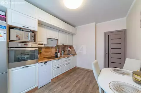 2-комнатная квартира: Тюмень, микрорайон Антипино, Беловежская улица, ...