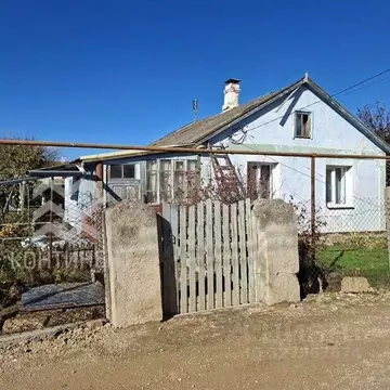 Дом в Крым, Сакский район, Охотниковское с/пос, с. Орлянка  (46 м)