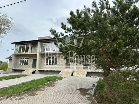 Таунхаус в Калужская область, Калуга городской округ, д. Желыбино ул. ...