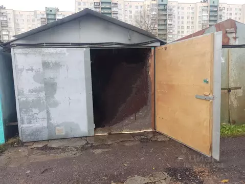 Гараж в Санкт-Петербург ул. Коммуны, 10 (18 м)