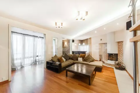 Продается 5-комнатная квартира