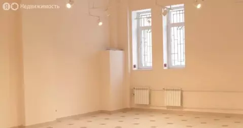 Торговая площадь (400 м)