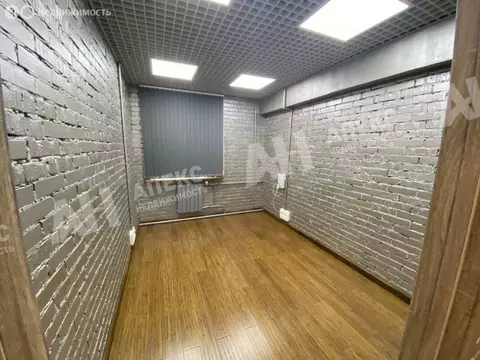 Торговая площадь (140 м)