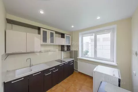 1-к кв. Тюменская область, Тюмень 6-й мкр, ул. Валерии Гнаровской, 10 ...