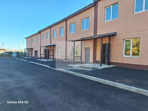 Таунхаус в Челябинская область, Магнитогорск ул. Калмыкова, 56 (150 м)