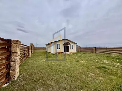 Дом в Крым, Сакский район, Суворовское с/пос, с. Каменоломня ул. ...