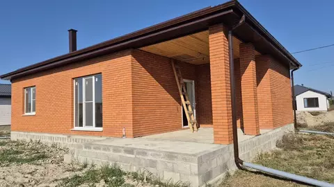 Дом в Краснодарский край, Лабинск ул. Имени П.А. Волкова (107 м)