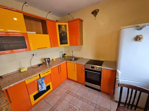 4-к кв. Красноярский край, Красноярск Ветлужанка мкр, ул. Петра ...