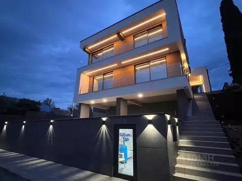 Дом в Краснодарский край, Сочи Бакинская ул. (330 м)