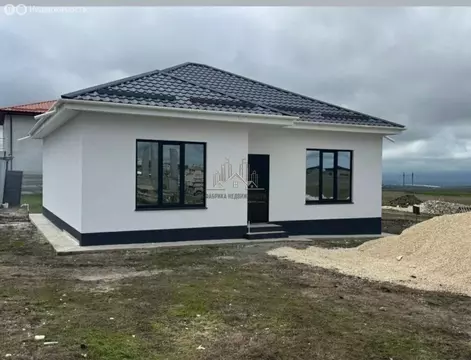Дом в Симферопольский район, село Трудовое (100 м)