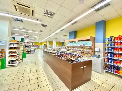 Торговая площадь в Крым, Керчь ул. Марата, 10 (813 м)