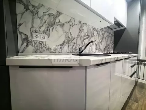 2-к кв. Волгоградская область, Волгоград ул. 8-й Воздушной Армии, 19 ...