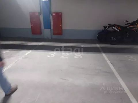 Гараж в Тюменская область, Тюмень ул. Федюнинского, 60с1 (15 м)