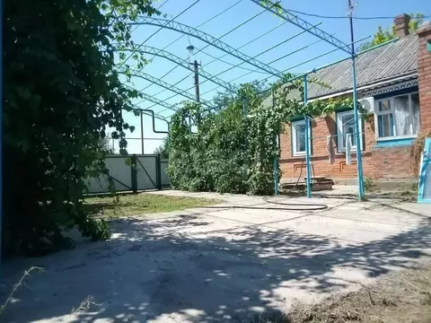 Дом в Ростовская область, Азовский район, Круглянское с/пос, с. ...