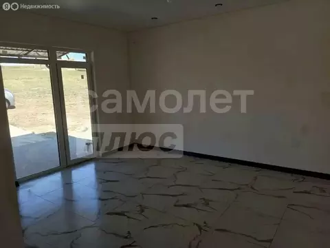 Дом в Урожайное, улица Амет-Хана Султана (100 м)
