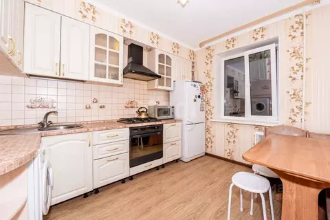 2-к кв. Вологодская область, Череповец Октябрьский просп., 69 (53.5 м)