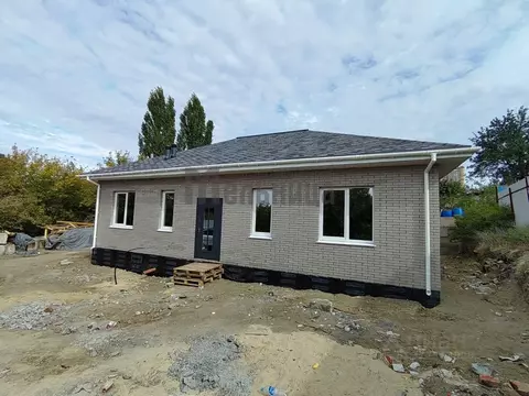 Дом в Волгоградская область, Волгоград Каспийская ул., 14 (110 м)