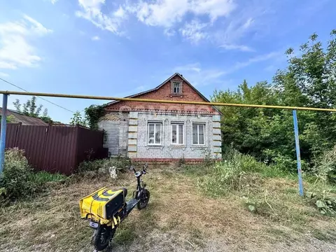 Дом в Курская область, Курский район, Моковский сельсовет, д. Гремячка ...