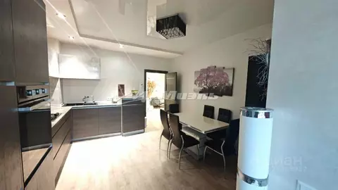 3-к кв. Крым, Симферополь просп. Победы, 211Е (90.0 м)