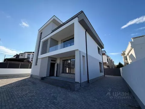 Дом в Краснодарский край, Геленджик ул. Майи Осичевой (322 м)