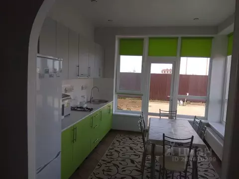 Дом в Крым, Ленинский район, Семисотское с/пос, с. Каменское ул. ...