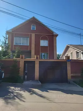 Коттедж в Красноярский край, Красноярск Еловая ул., 3 (544 м)