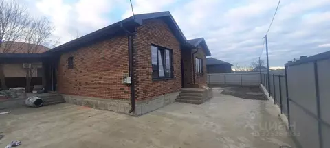 Дом в Краснодарский край, Динской район, Новотитаровская ст-ца ...