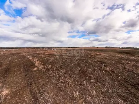 Участок в Тюменская область, Тюменский район, д. Большие Акияры ул. ...