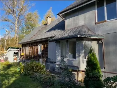 Дом в Ленинградская область, Луга ул. Дмитриева, 62Б (399 м)