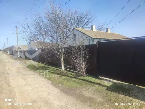 Дом в Крым, Сакский район, Воробьевское с/пос, с. Шишкино ул. Садовая, ...