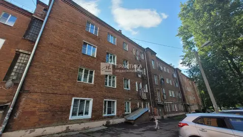 Продается 4-комнатная квартира