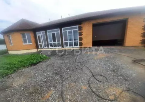 Дом в Тюменская область, Тюменский район, с. Луговое ул. ...