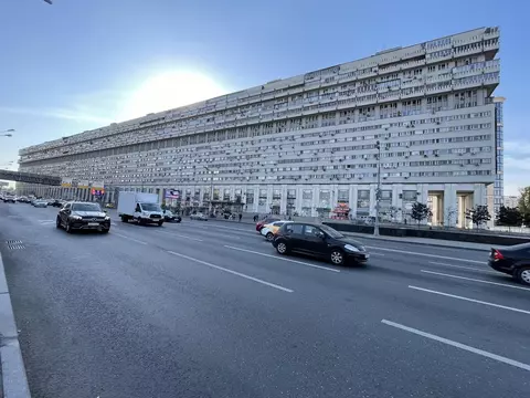 Продается 4-комнатная квартира