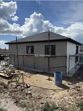 Дом в Крым, Симферопольский район, с. Урожайное ул. Таврическая, 32 ...