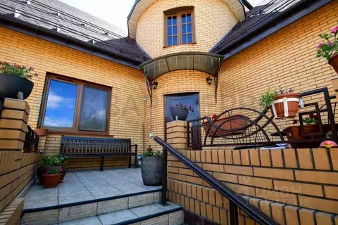 Коттедж в Омская область, Омск Ромашковая ул. (240 м)
