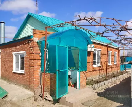 Дом в Краснодарский край, Ейский район, Камышеватская ст-ца Колхозная ...