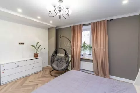 3-к кв. Тюменская область, Тюмень ул. Николая Семенова, 19к1 (116.7 м)