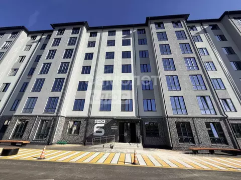 2-к кв. Кабардино-Балкария, Нальчик ул. Солнечная, 8к1 (76.0 м)