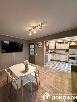 3-к кв. Омская область, Омск Заозерный мкр, просп. Менделеева, 21/2 ...