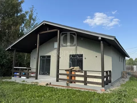 Дом в Свердловская область, Белоярский муниципальный округ, с. ...