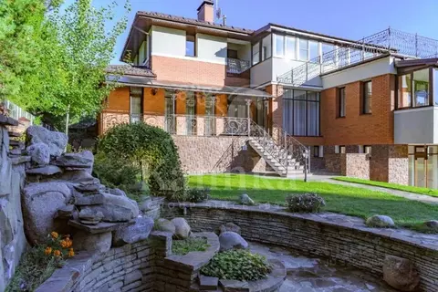 Дом в Московская область, Одинцовский городской округ, д. Барвиха, ...