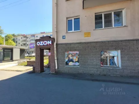 Помещение свободного назначения в Башкортостан, Уфа ул. Комарова, 38 ...