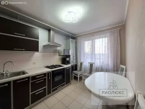 3-комнатная квартира: Магнитогорск, улица Калмыкова, 8/2 (65.4 м)