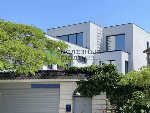 Коттедж в Севастополь ул. Военных Строителей, 68 (428 м)