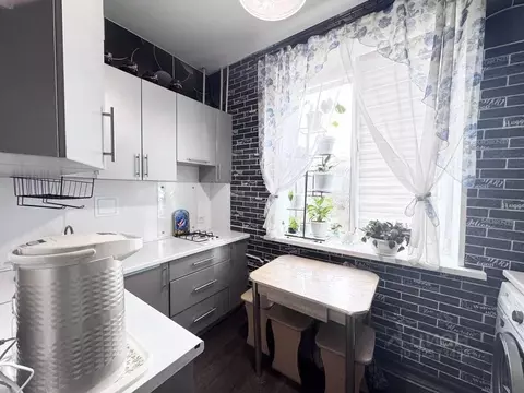 2-к кв. Нижегородская область, Бор Коммунистическая ул., 6 (49.0 м)