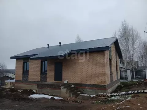 Дом в Башкортостан, Иглинский район, Акбердинский сельсовет, с. ...